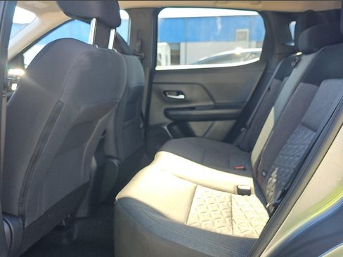 Used 2025 Nissan Kicks SV FWD image 11