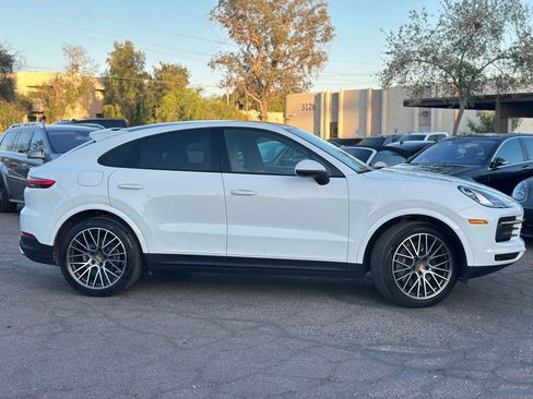 Used 2022 Porsche Cayenne Coupe image 2
