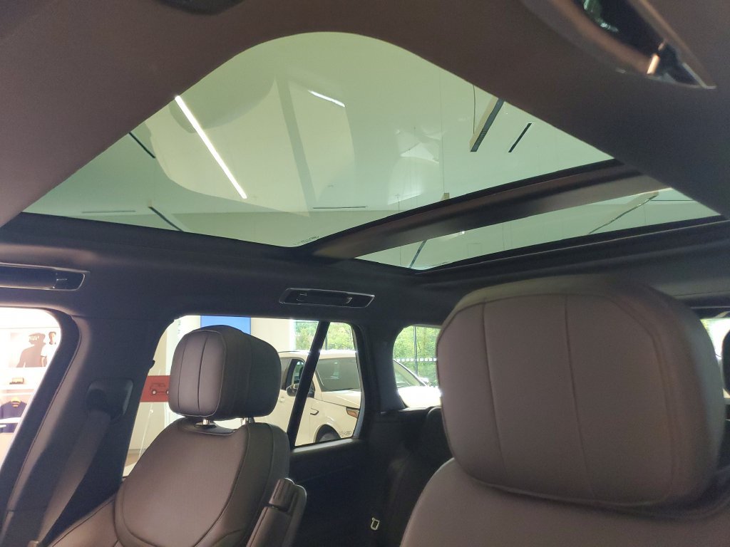 Used 2023 Land Rover Range Rover SE AWD/4WD image 13