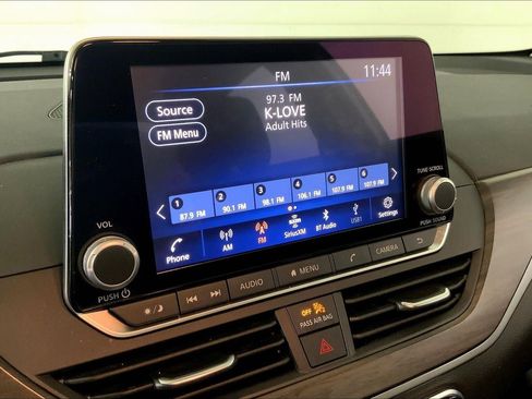 Used 2025 Nissan Altima 2.5 SV image 6