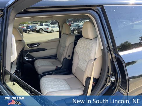 New 2026 Nissan Armada Platinum image 10