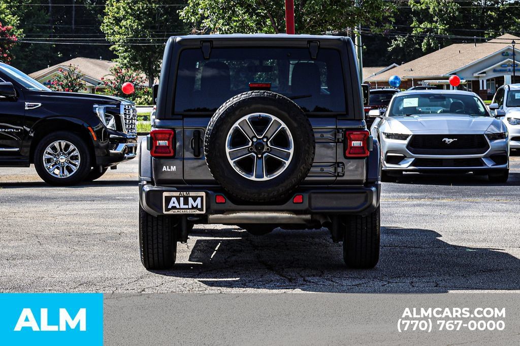Used 2021 Jeep Wrangler Unlimited Sahara w/ Uconnect 4C Nav & Sound Group AWD/4WD image 11