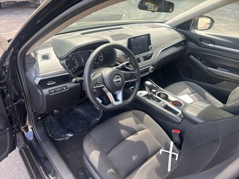 Used 2023 Nissan Altima 2.5 SV image 16