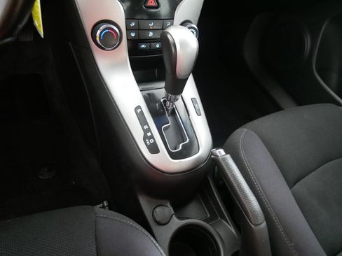 Used 2014 Chevrolet Cruze LT FWD image 24