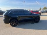 Used 2015 Jeep Grand Cherokee Altitude image 2