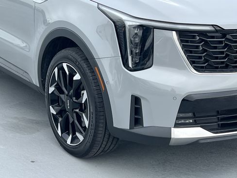 Certified 2024 Kia Sorento SX image 11