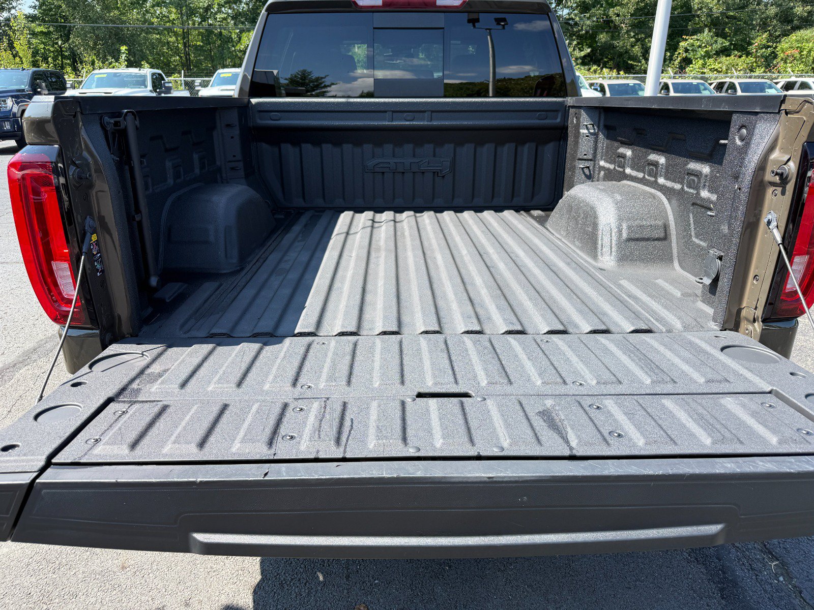 Certified 2024 GMC Sierra 1500 AT4 w/ AT4 Preferred Package AWD/4WD image 20