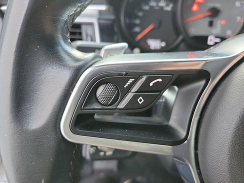 Used 2016 Porsche Macan S image 22