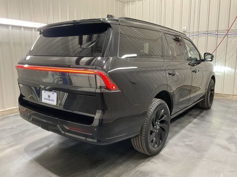 Used 2025 Lincoln Navigator Reserve w/ Jet Appearance Package image 28