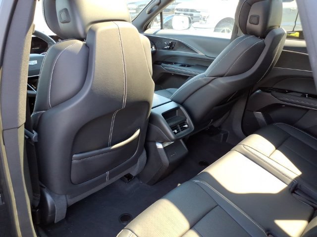 Used 2025 Cadillac Lyriq Sport AWD/4WD image 14
