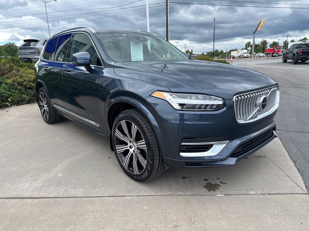 Used 2023 Volvo XC90 T8 Plus w/ Protection Package Premier AWD/4WD image 3