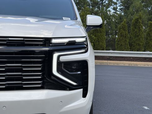 Used 2025 Chevrolet Tahoe High Country AWD/4WD image 46
