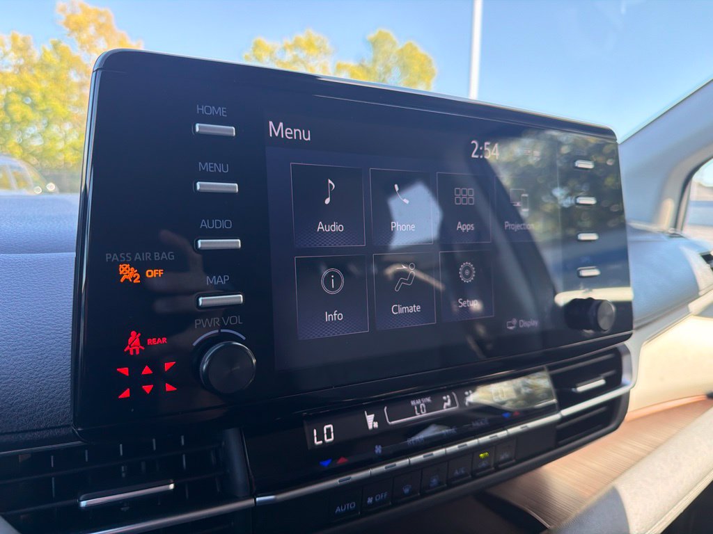 Used 2023 Toyota Sienna LE FWD image 30