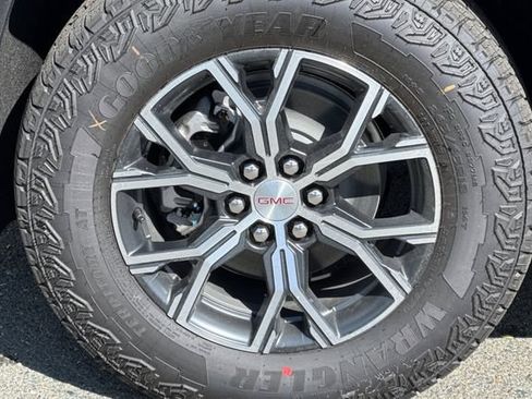 Used 2026 GMC Acadia AT4 AWD/4WD image 26