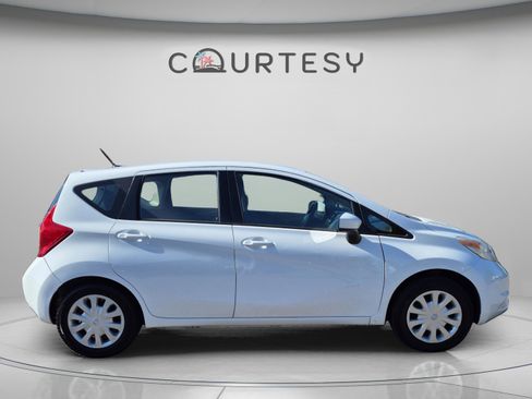 Used 2016 Nissan Versa Note SV FWD image 6