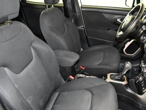 Used 2015 Jeep Renegade Latitude w/ Cold Weather Group II AWD/4WD image 42