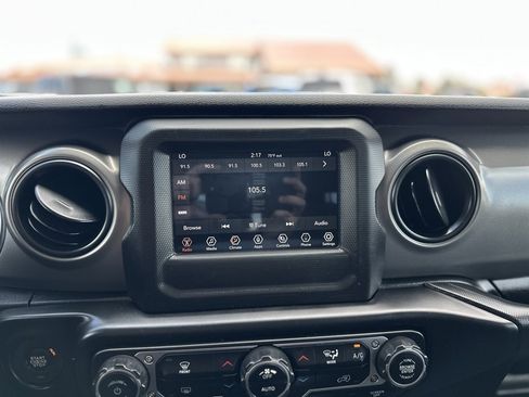 Used 2023 Jeep Wrangler Unlimited image 20