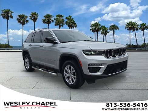 Used 2022 Jeep Grand Cherokee Limited RWD image 1