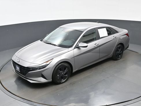 Certified 2023 Hyundai Elantra SEL FWD image 32