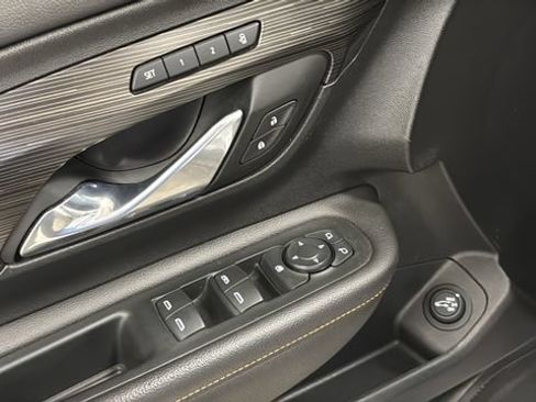 Used 2021 GMC Terrain SLT w/ Infotainment Package II FWD image 22