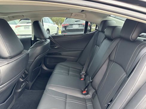 Used 2022 Lexus ES 350 Ultra Luxury w/ Accessory Package 2 image 13