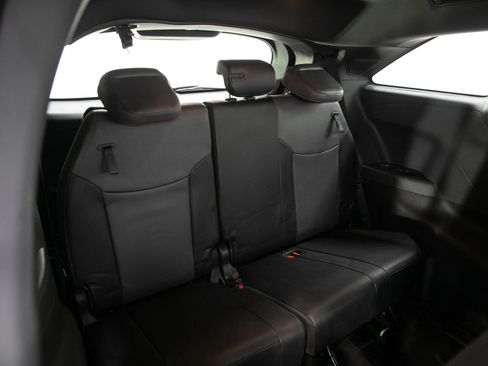 Used 2024 Toyota Sienna XSE w/ XSE Plus Package AWD/4WD image 15