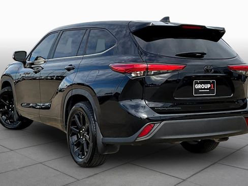 Used 2023 Toyota Highlander LE image 12