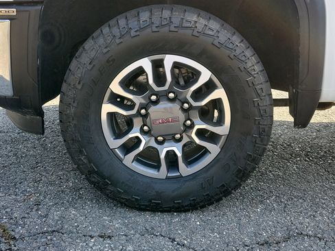 Used 2024 GMC Sierra 2500 SLE w/ Remote Start Package AWD/4WD image 12