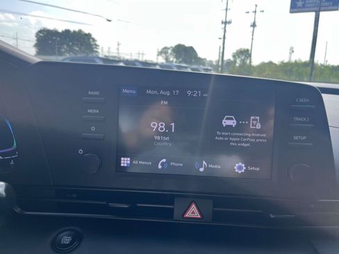 Certified 2025 Hyundai Elantra Sport FWD image 16
