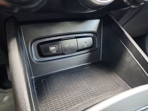 Used 2024 Hyundai Venue SEL FWD image 29