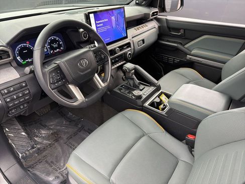 Used 2025 Toyota 4Runner Trailhunter AWD/4WD image 10