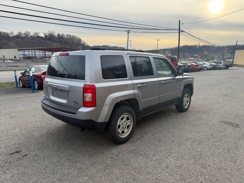 Used 2015 Jeep Patriot Sport w/ Power Value Group AWD/4WD image 7