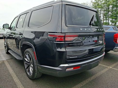 Used 2022 Jeep Wagoneer Series II w/ Premium Group I AWD/4WD image 3