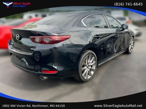 Used 2019 MAZDA MAZDA3 Sedan FWD image 3