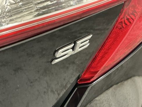 Used 2014 Toyota Camry SE image 7