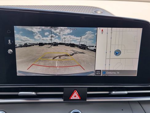 Used 2024 Hyundai Elantra SEL FWD image 17