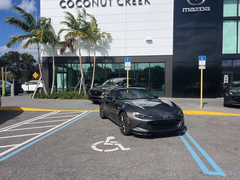 Used 2016 MAZDA MX-5 Miata Club image 4