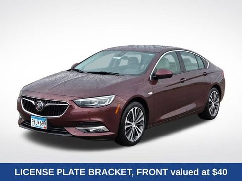 Used 2018 Buick Regal Essence w/ Driver Confidence Package #1 AWD/4WD image 10