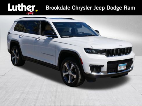 Used 2025 Jeep Grand Cherokee L Limited w/ Trailer Tow Package AWD/4WD image 1