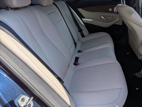 Used 2022 Mercedes-Benz E 350 Sedan image 21