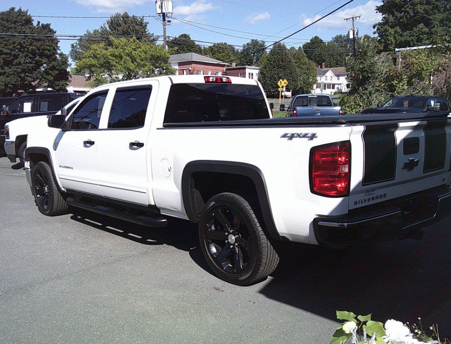 Used 2015 Chevrolet Silverado 1500 LT w/ Rally 2 Edition AWD/4WD image 3