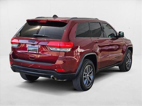 Used 2018 Jeep Grand Cherokee Laredo image 5