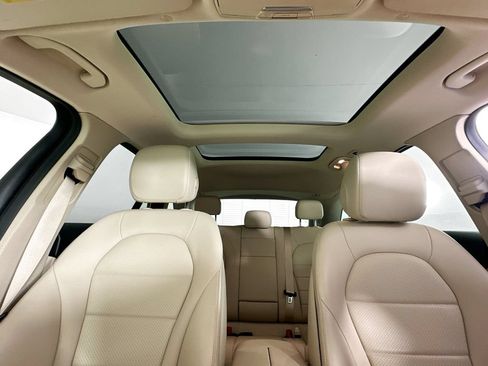 Used 2022 Mercedes-Benz GLC 300 image 20