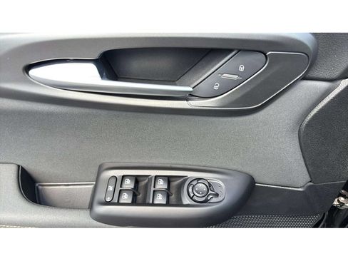 Used 2025 Alfa Romeo Tonale AWD/4WD image 18