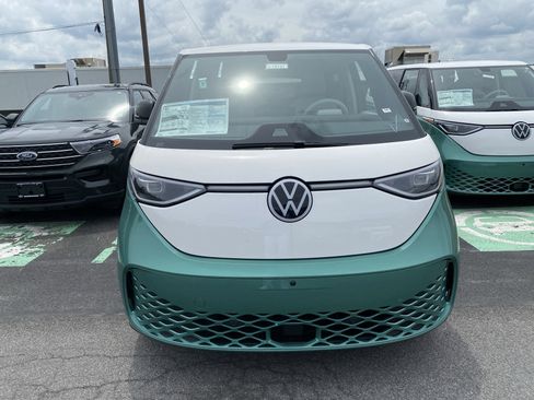 New 2025 Volkswagen ID. Buzz 1st Edition image 3