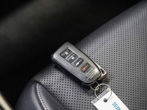 Used 2019 Lexus IS 300 F Sport image 27