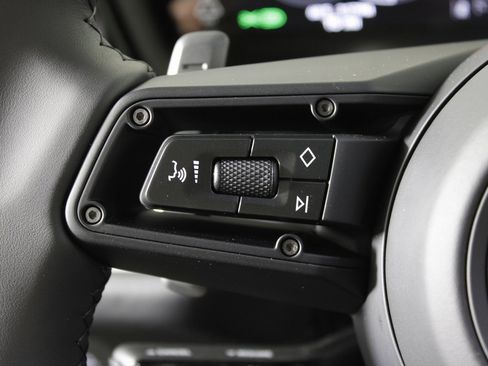 New 2026 Porsche Cayenne S image 24