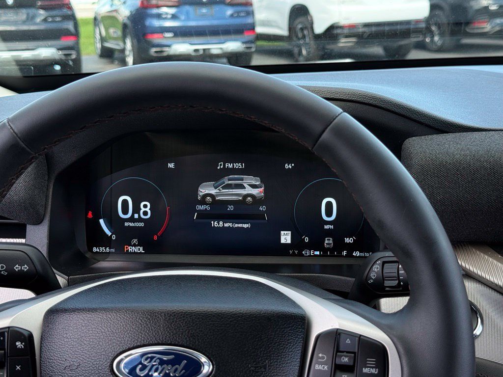 Used 2026 Ford Explorer Active AWD/4WD image 8
