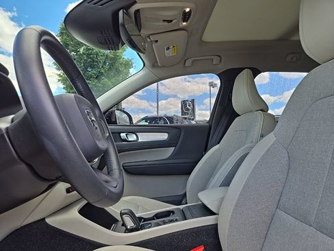 Used 2020 Volvo XC40 T5 Momentum AWD/4WD image 31