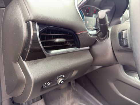 Used 2023 Chevrolet Traverse RS w/ LPO, Floor Liner Package AWD/4WD image 15